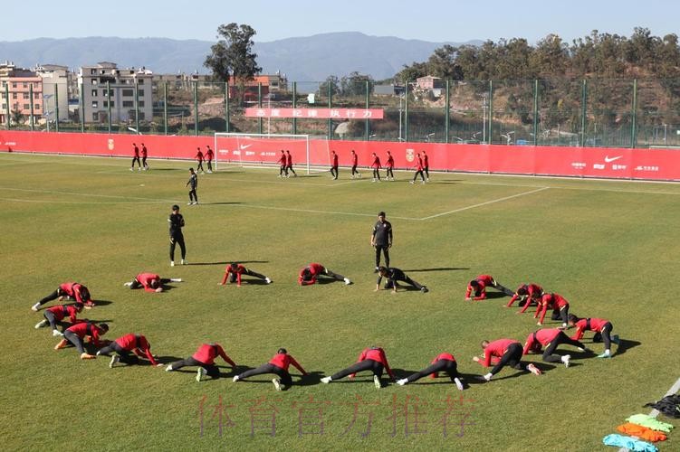 国少新年首期集训，杨晨苦寻后防铁闸