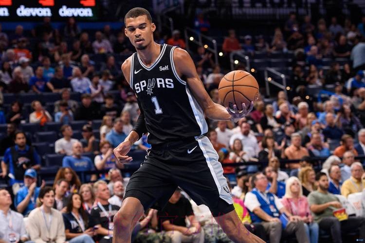 生涯首次全明星首发!马刺官方恭喜文班亚马入选全明星 生涯首次全明星首发!马刺官方恭喜文班亚马入选全明星